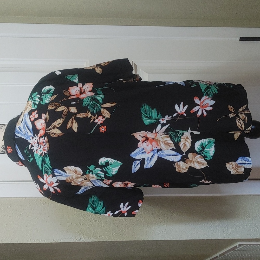 Hawaiian No Boundaries Shirt - Picture 2 of 3